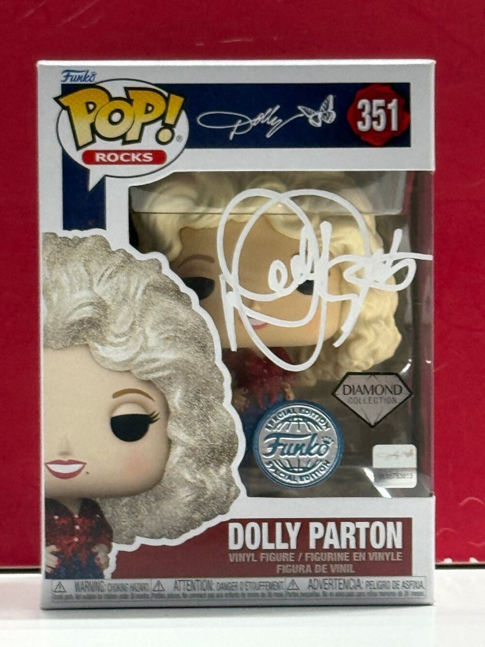 FUNKO POP! DOLLY PARTON #351 Signed by Dolly Parton COA AUTHENTIC